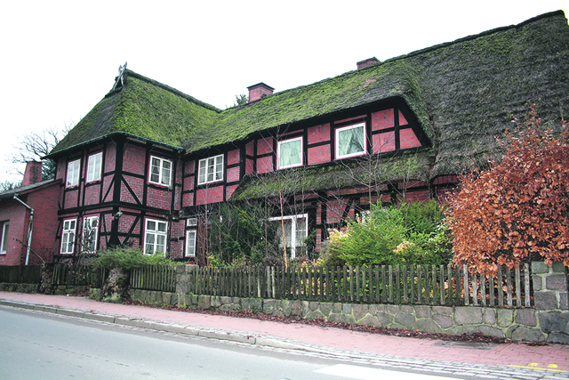 Das alte Clement-Haus hat die Gemeinde für 100.000 Euro an Hossein Salehmanesh verkauft. Zuvor hatte Jesteburg das gesamte Areal für 900.000 erworben