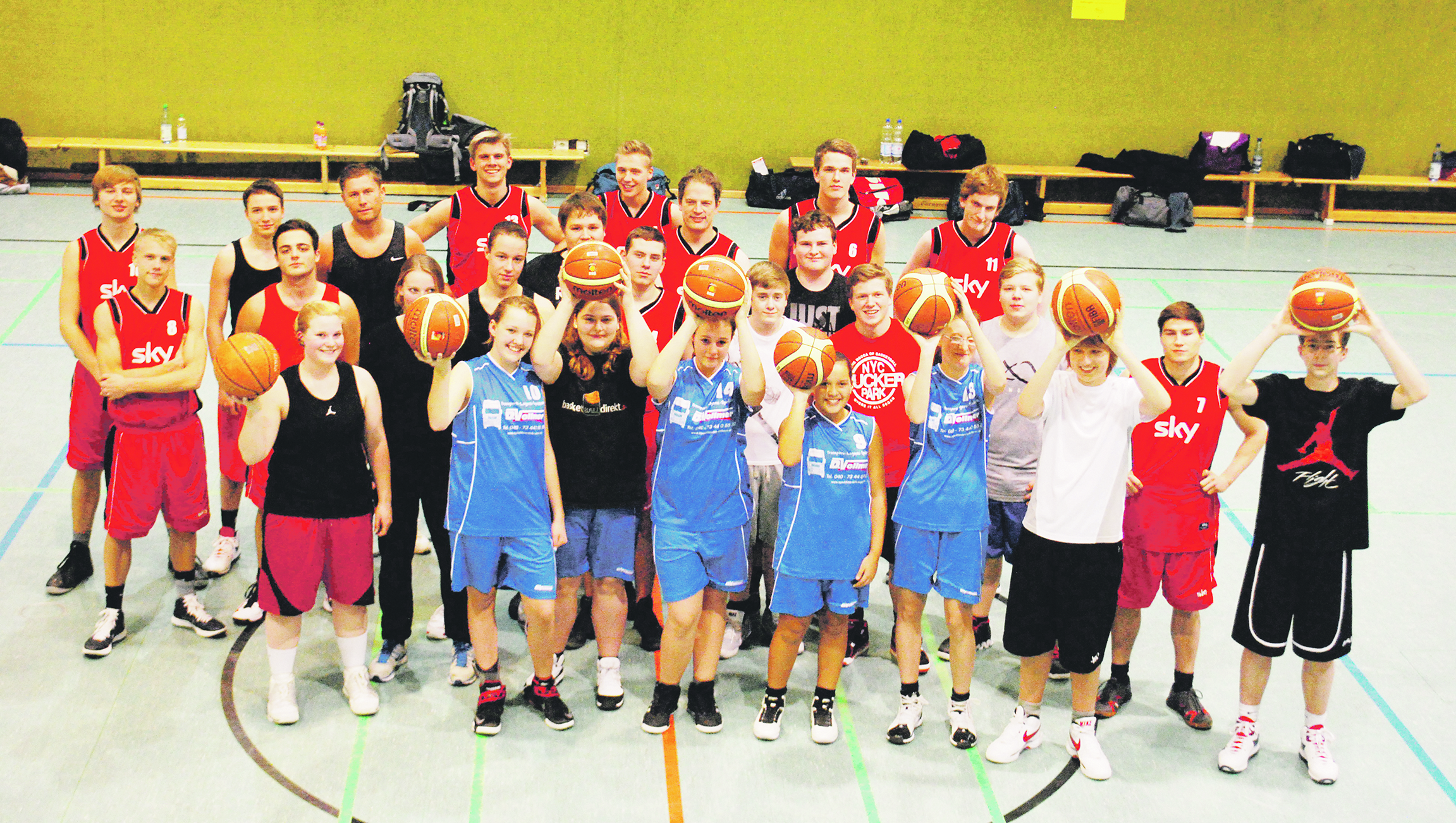 Vor dem Training: einige der "Tostedt Tigers", der Basketball-Abteilung des MTV Tostedt