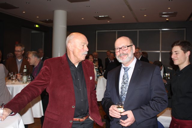 Im Gespräch: Udo Nix (li.), ehemaliger Leiter der Waldschule, und Architekt Jens Weidling