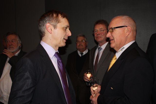 Onne Hennecke (Geschäftsführer Empore) und Ralf Verdieck (AC Buchholzer Heidering)