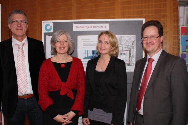 Leitende Mitarbeiter der Rotenburger Werke stellten das Harsefelder Wohnprojekt vor (v.li.): Bernd Schröder, Heike Papa, Anja Rinck und Thorsten Tillner erläuterten die Pläne