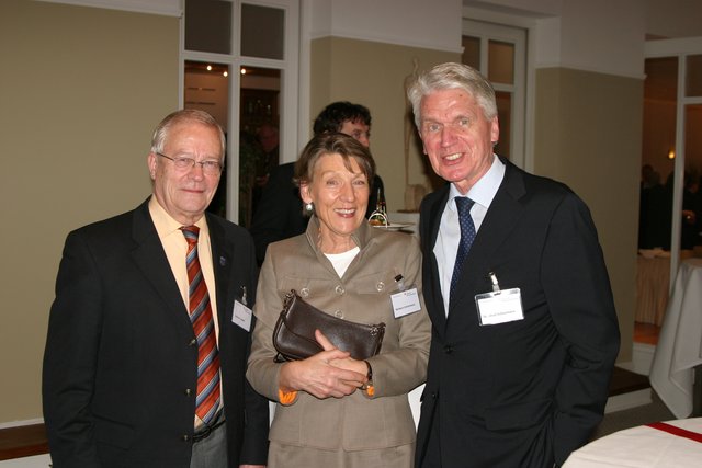 Wolfgang Schleif (li., Ex-Bürgermeister von Buchholz) mit  Barbara und Dr. Josef Schlarmann, Bundesvorsitzender Mittelstands- und Wirtschaftsvereinigung (MIT)