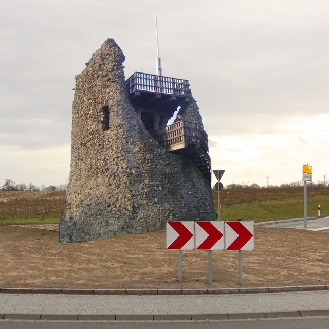 Oder warum nicht ein Türmchen mit einer Aussichtsplattform? An dem Mast könnte dann die Harsefelder Fahne flattern