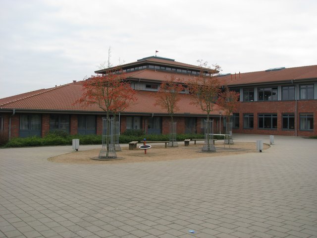 Gibt es hier schon im kommenden Schuljahr ein gymnasiales Angebot? Die Oberschule in Nenndorf Rosengarten wartet auf grünes aus der Landesschulbehörde