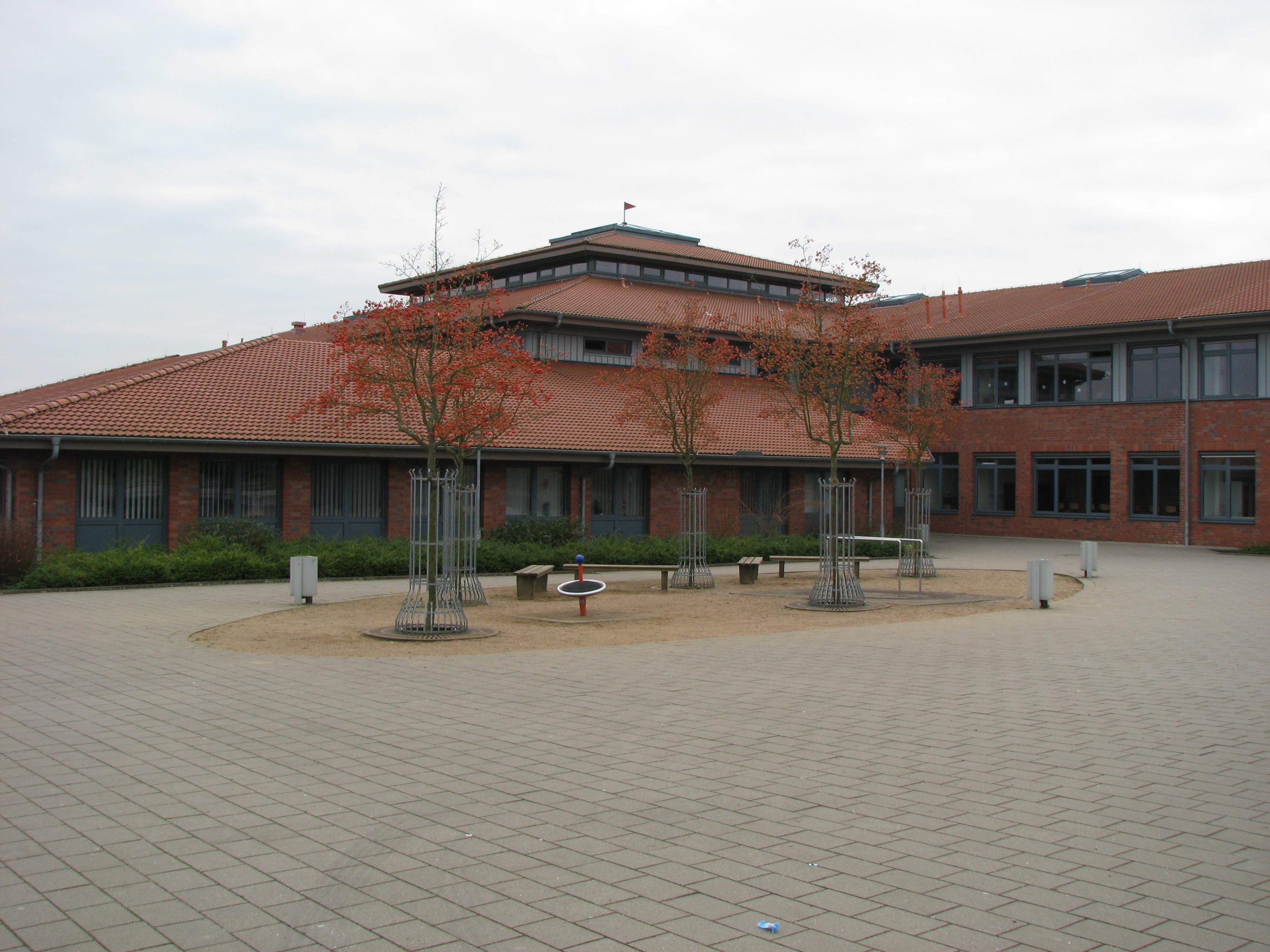 Gibt es hier schon im kommenden Schuljahr ein gymnasiales Angebot? Die Oberschule in Nenndorf Rosengarten wartet auf grünes aus der Landesschulbehörde