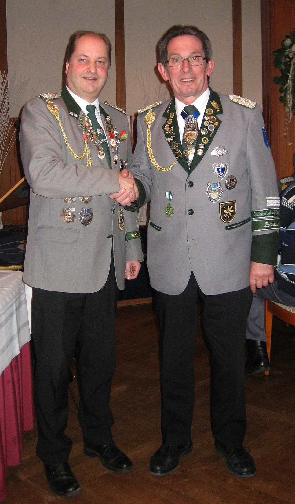 Amtsübergabe: Stefan Bösch (li.) und Hans-Dieter Beinl