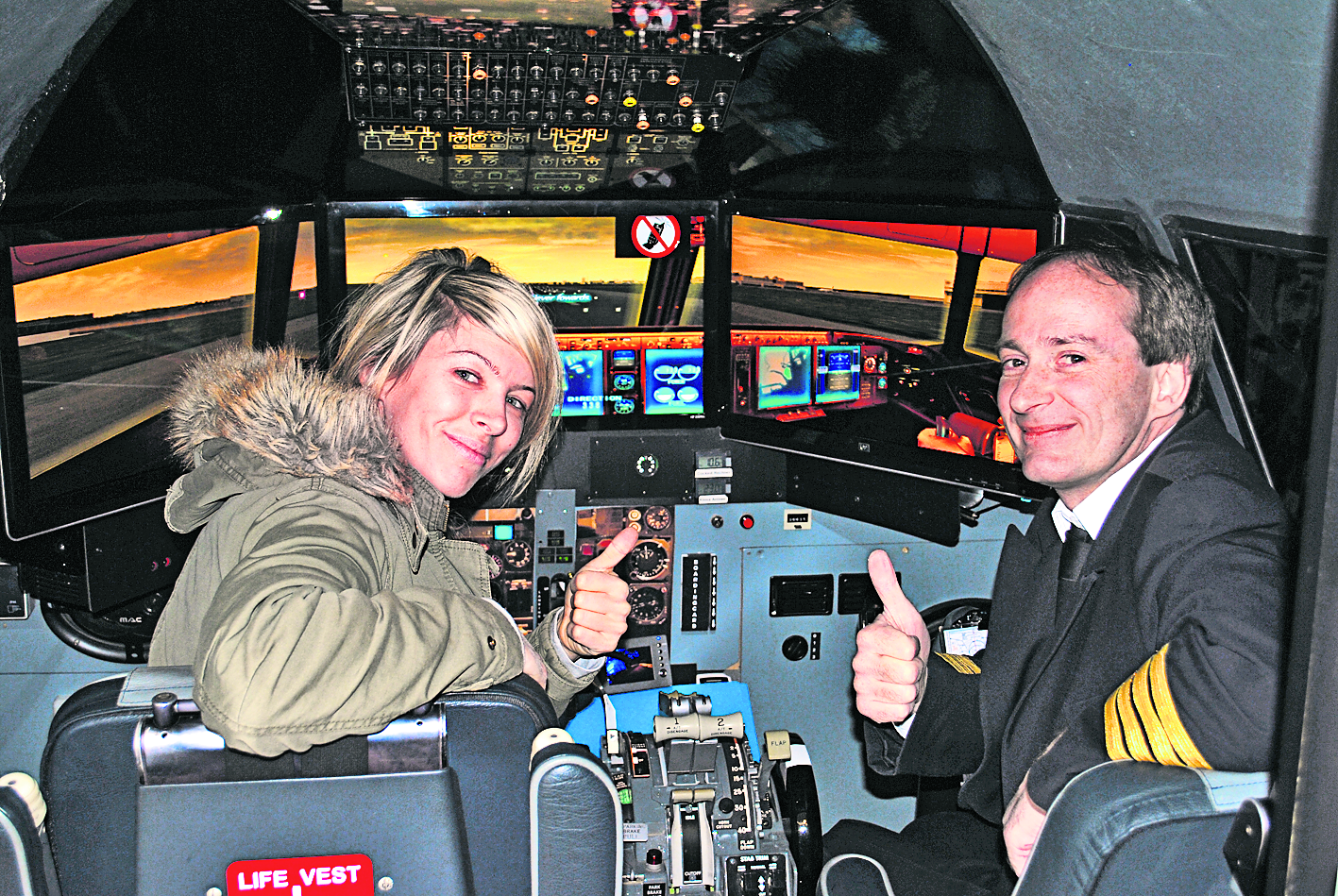 Sara Buchheister mit Kapitän Helmut Faber