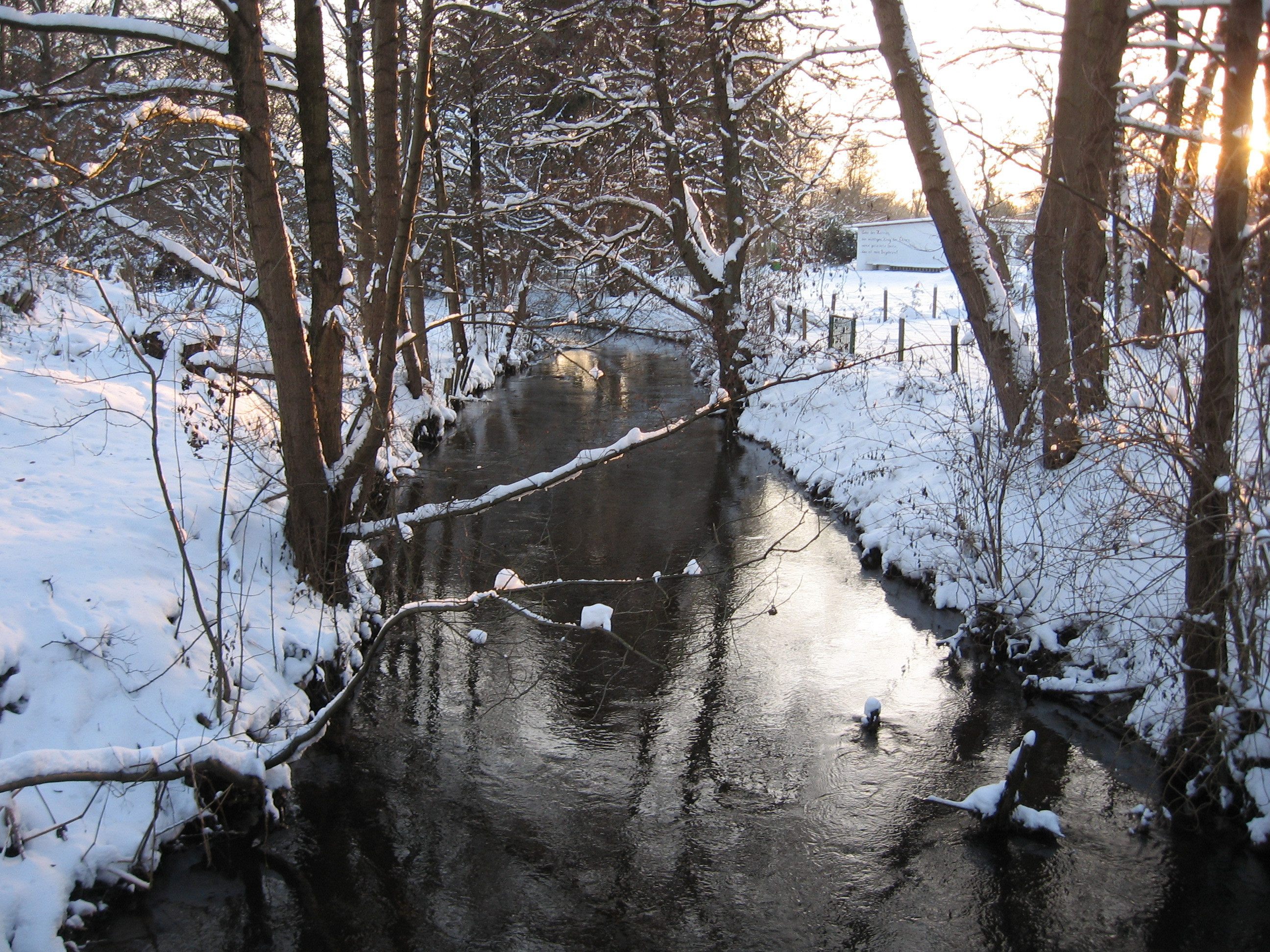 Winterr an der Este bei Hollenstedt - in seinem Oberlauf ist der Fluss vom zeitweisen Trockenfallen bedroht