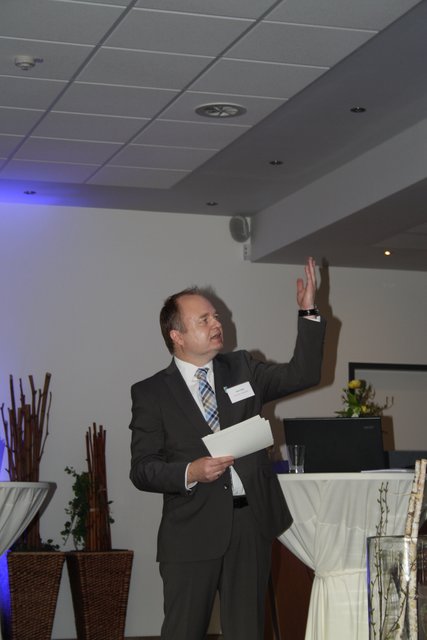 Uwe Fricke berichtet von den Projekten des Wirtschaftsförderugnsvereins