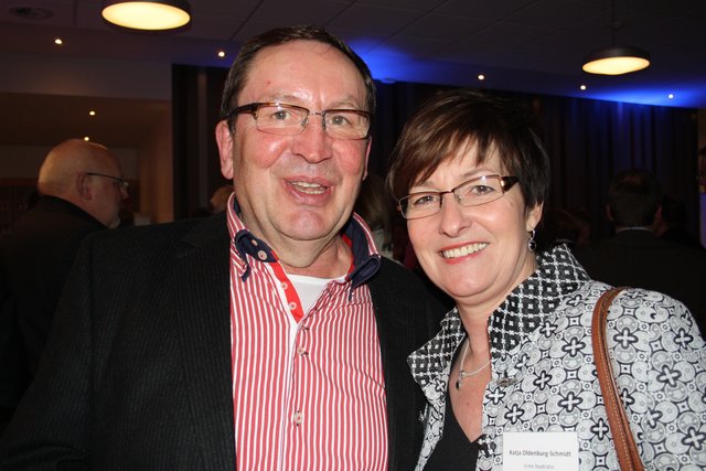 Helmut Knöfel und die Erste Stadträtin Katja Oldenburg-Schmidt