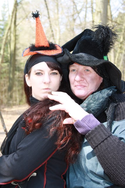 Als Hexen im Einsatz: Christiane Ostwald (li.) und Susanne Wehske