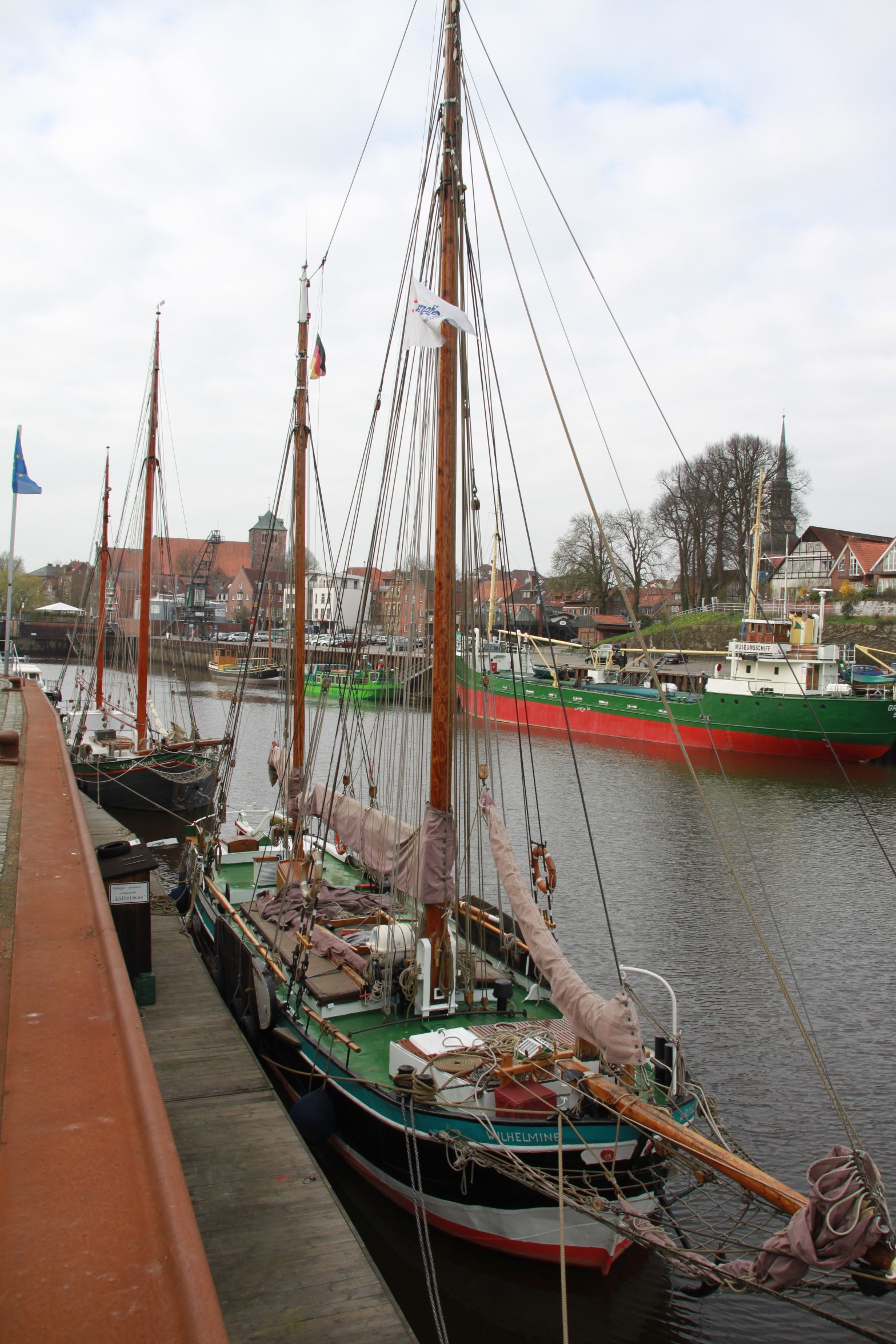Die „Wilhelmine von Stade“ am Stadthafen