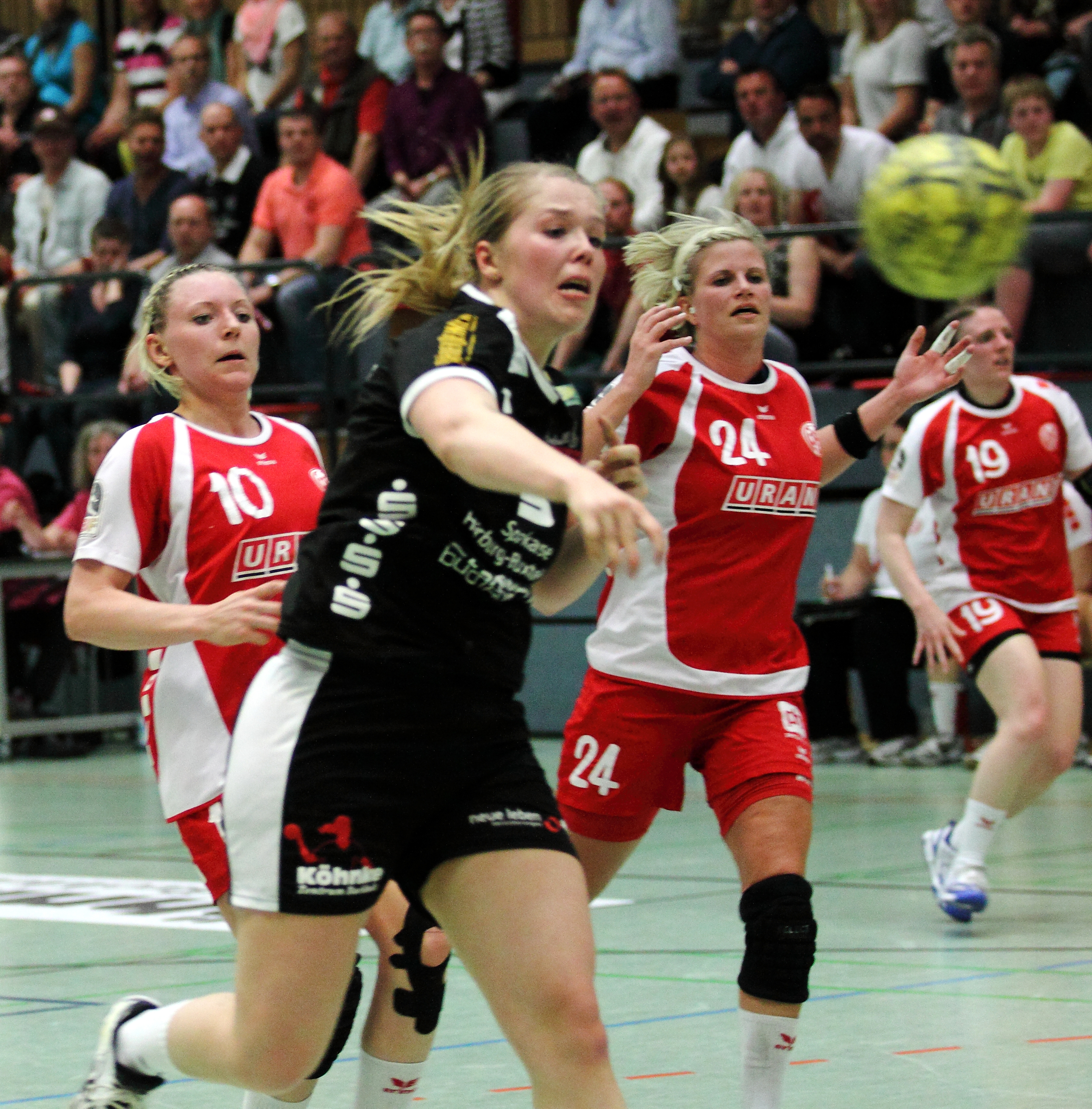 Sandra Heinzelmann (vier Tore) hat sich durchgesetzt. Obwohl ihr SGH-Neuzugang Nicole Steinfurth (noch Mainz 05) schon an den Fersen war