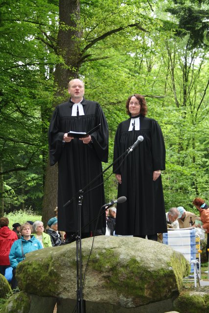Superintendent Dirk Jäger und Pastorin Sabine Bokies führten durch den Gottedienst