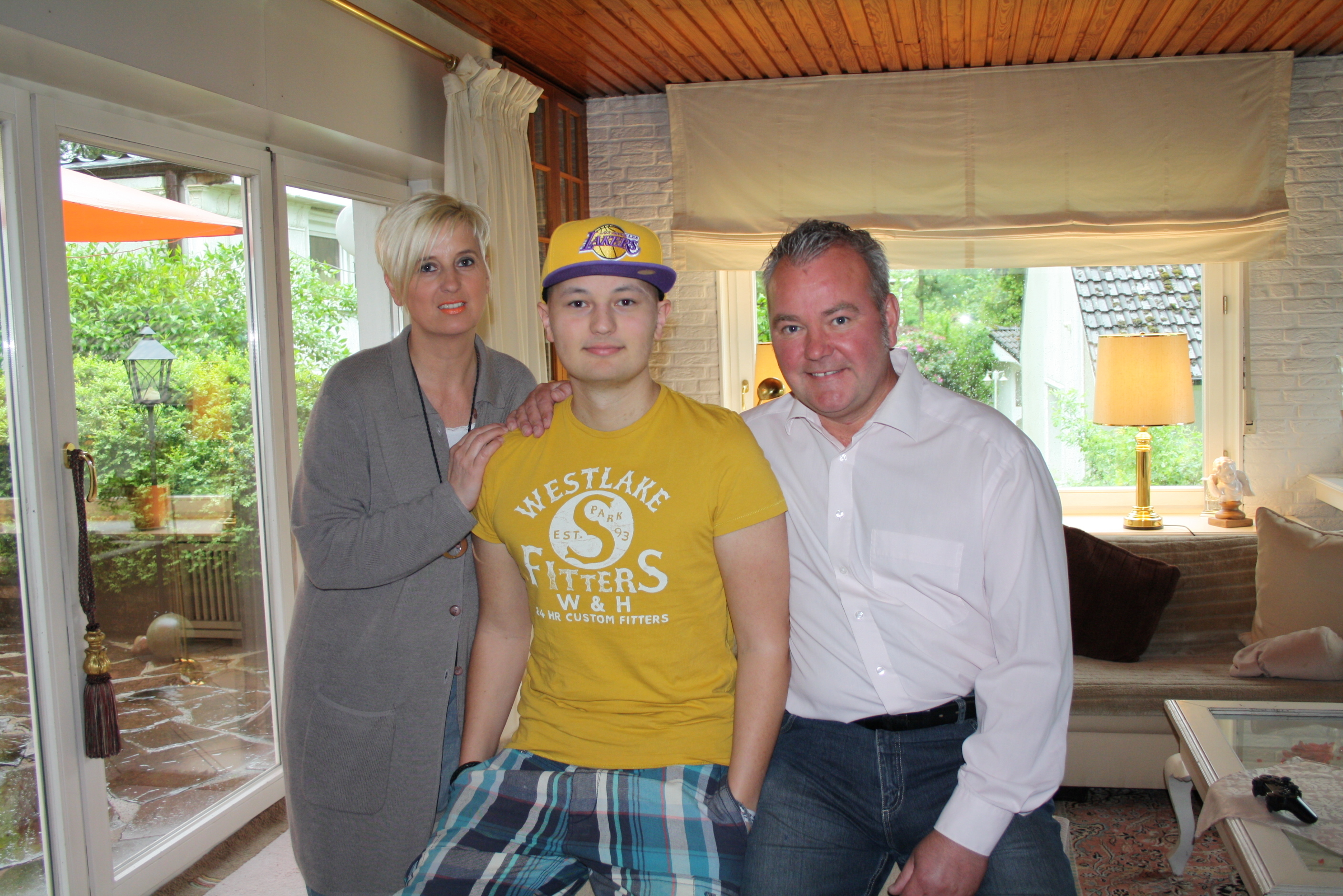 Hoffen, dass sich am 1. Juni viele Menschen typisieren lassen: Gernot und seine Eltern Gertrud und Christian Meyer