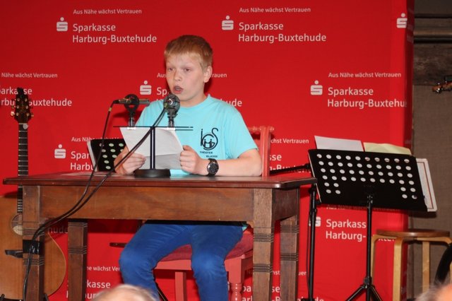 Linus Leinendecker (Sieger bei den 5. und 6. Klässlern) begeisterte die Zuhörer