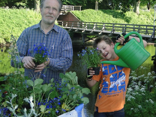 Haben wieder Lust am Gärtnern: Julius von Schassen und sein Nachbar Ludwig Antosch | Foto: Sabine von Schassen