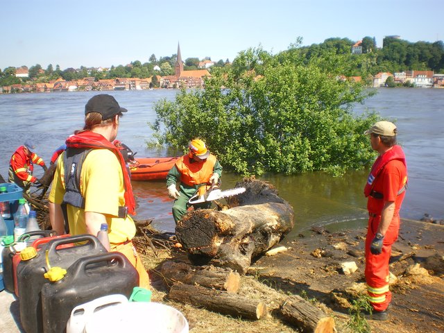 Impressionen des Hochwassereinsatzes von DLRG und THW | Foto: oh (DLRG: 6; THW: 3)