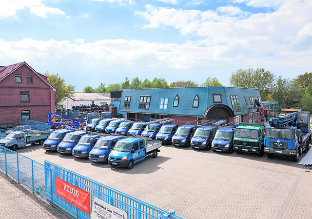 Ein Blick auf den Fuhrpark und das Bürogebäude der Heinz Heidrich GmbH | Foto: Uli Seidel