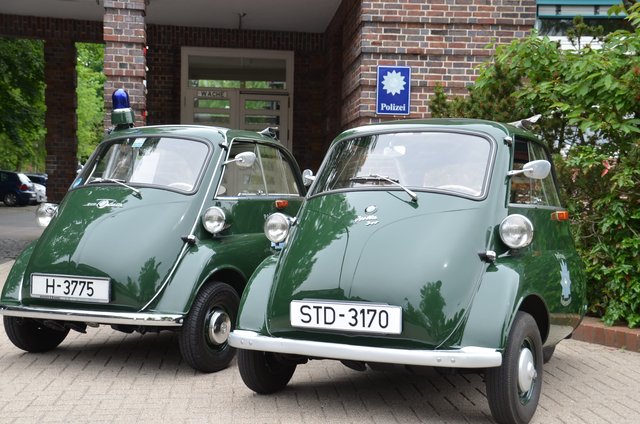 Diese beiden BMW Isettas sind die beiden letzten niedersächsischen Kleinststreifenwagen | Foto: Polizei