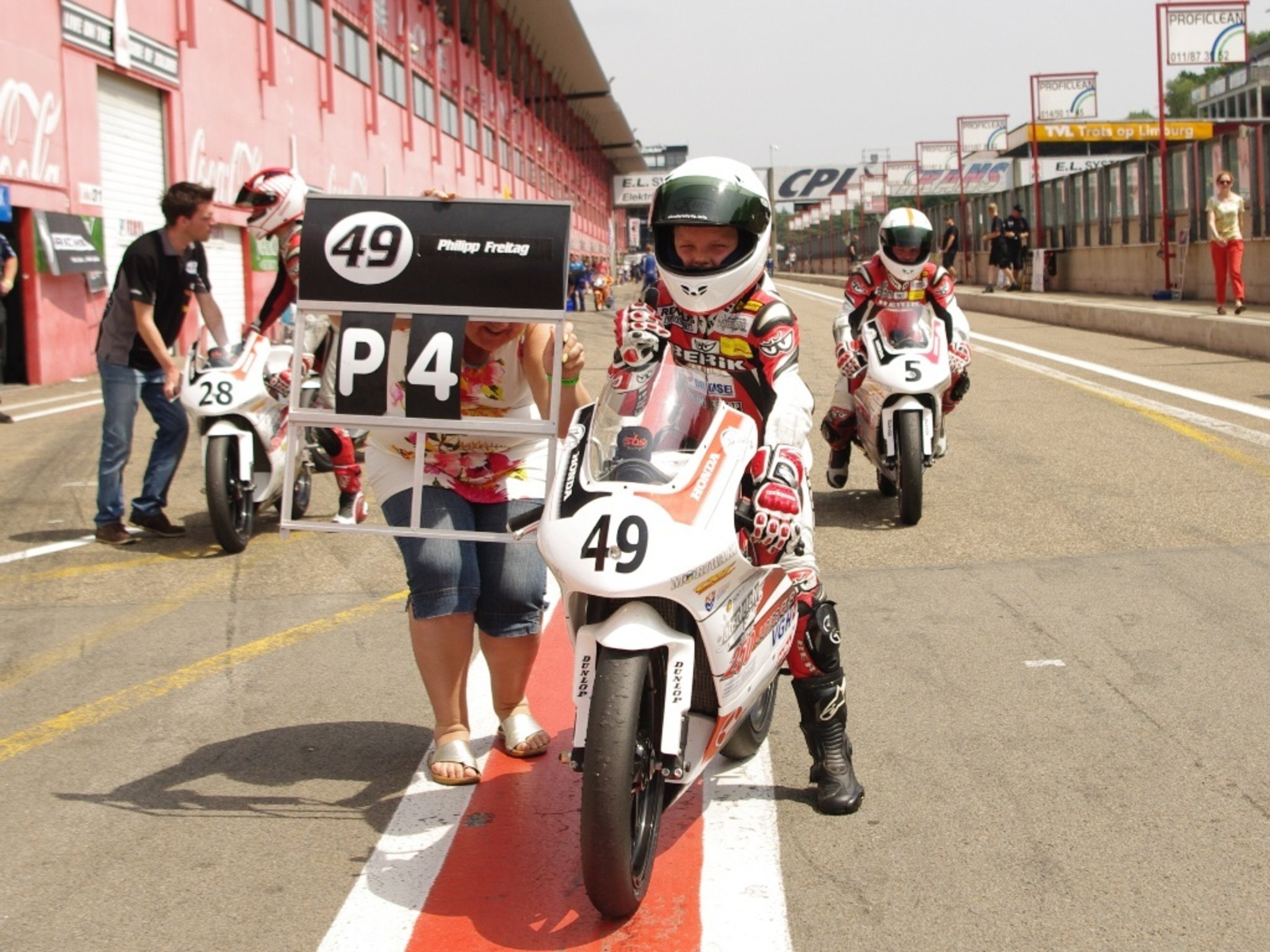 Beste Platzierung: Motorradrennfahrer Philipp Freitag (16) rast auf ...