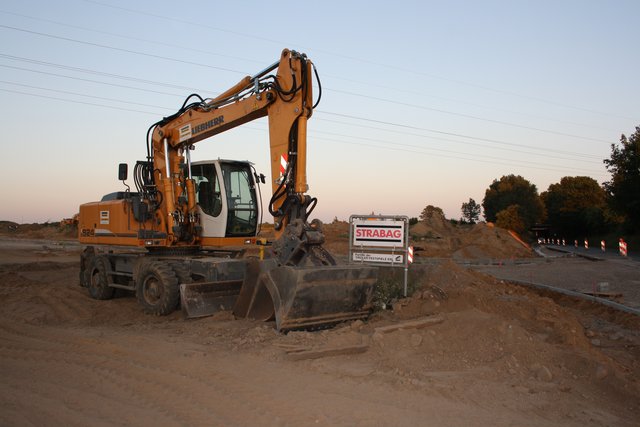 Im Gewerbegebiet sind die Erschließungsarbeiten in vollem Gange