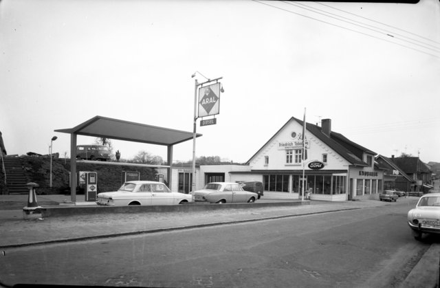 Die Aral-Tankstelle der Firma Tobaben an der Buxtehuder Straße | Foto: Archiv Verein Kloster- und Heimatgeschichte