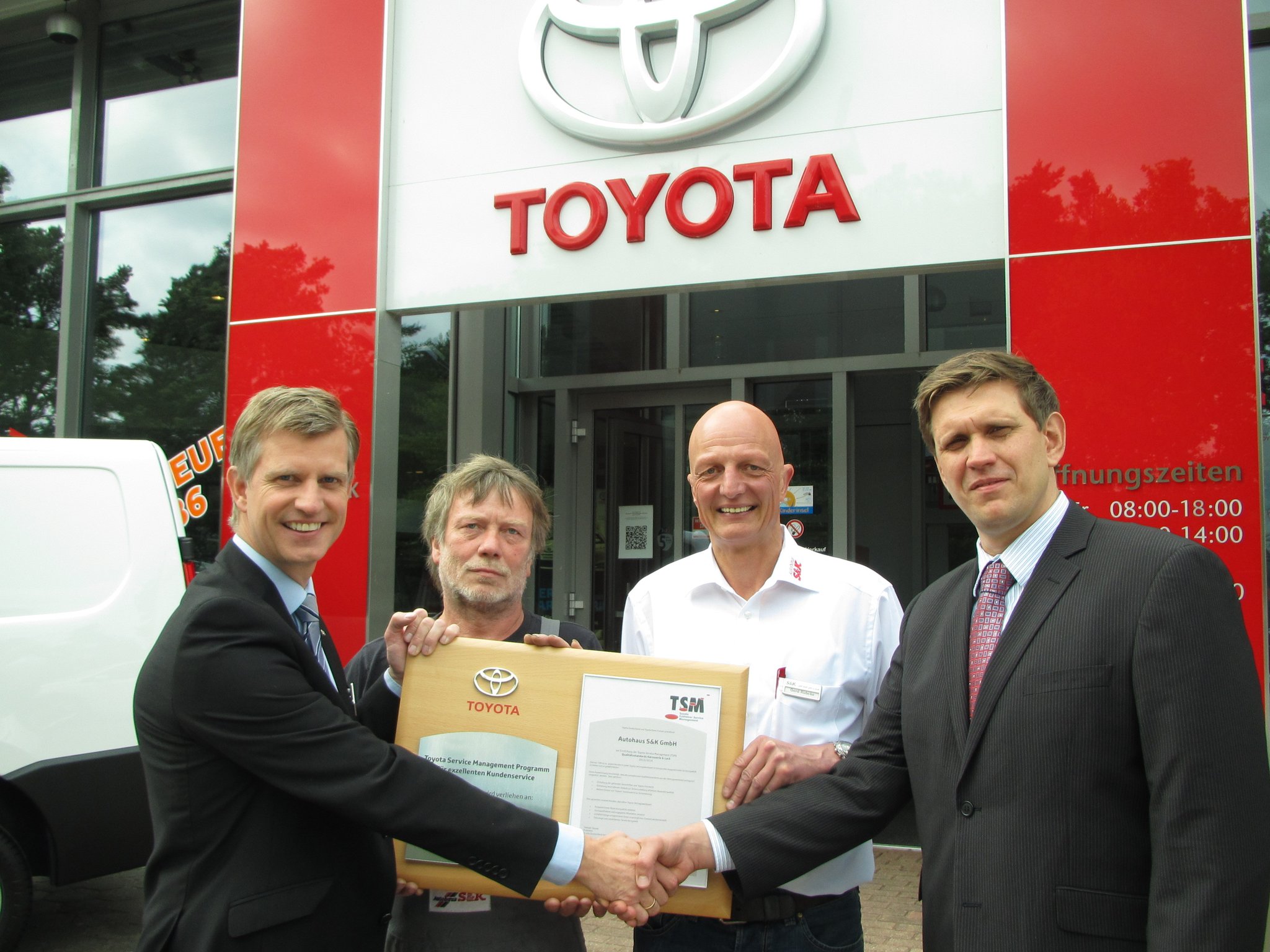 Für hochmodernes Karosserie und Lackarbeiten zertifiziert Das Toyota