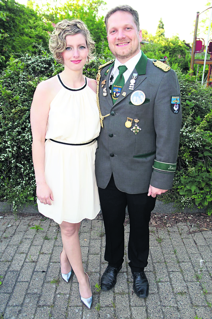 Schützenkönig Jan Henning Schröder mit seiner Karina