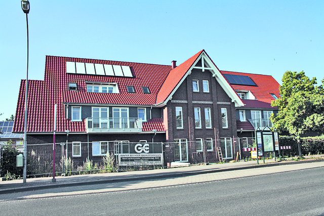 Die Hausansicht mit Blick von der Hamburger Straße. Das neue Gebäude fügt sich harmonisch in die vorhandene Bebauung ein