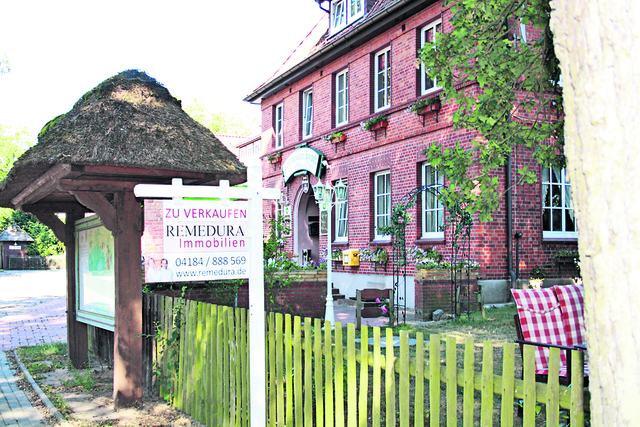 Steht zum Verkauf: Das Restaurant "Zum braunen Hirsch" in Nindorf