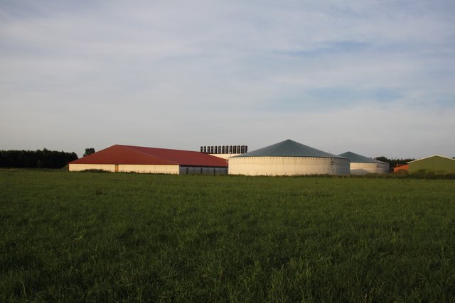 Stall-Komplex in der Feldmark