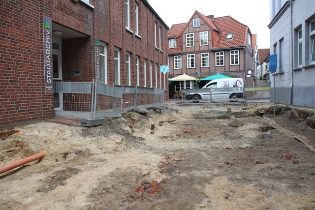 Straße komplett ausgekoffert