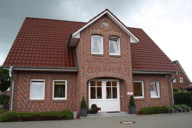 Sehr beliebt: Das Einfamilienhaus mit Kapitänsgiebel  aus der Reihe "BlohmFam"
