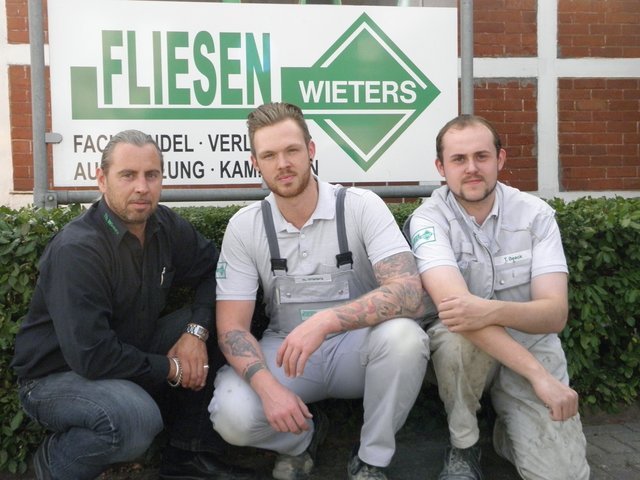 Thorsten Wieters mit seinen jungen Gesellen Nino Wieters und Tobias Beeck (v. li.) | Foto: Mirko Burfeindt