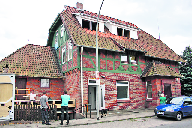 Das Haus am Tönnhäuser Weg wird gerade ausgebaut. Dort sollen später bis 21 Asylbewerber wohnen
