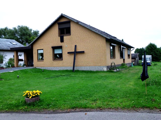 "Ein Dorf wird zu Grabe getragen" | Foto: oh