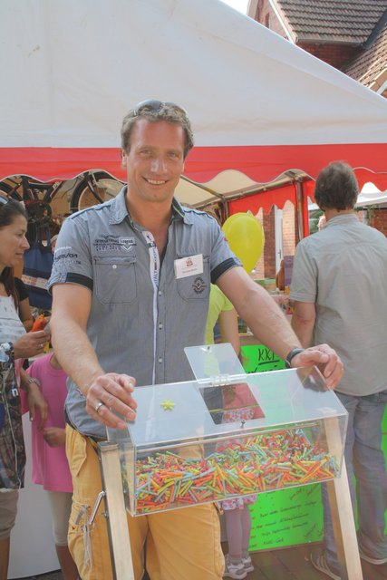 Bei ihm konnte man sein Losglück versuchen: Thomas Radde von der KKI
