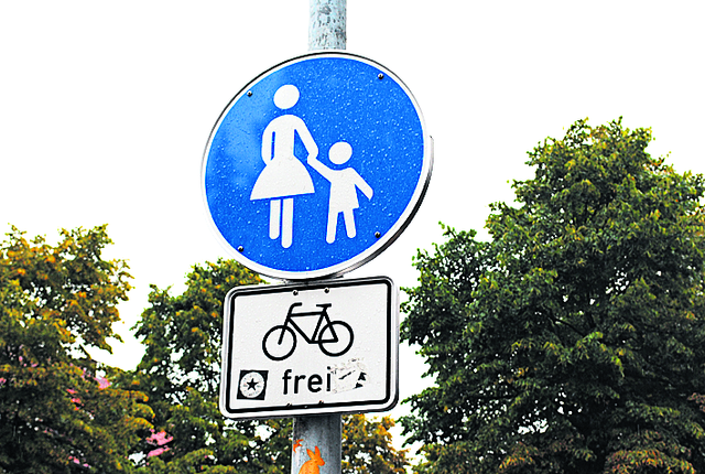 Radfahrer dürfen hier fahren - sollten aber eigentlich die Straße benutzen