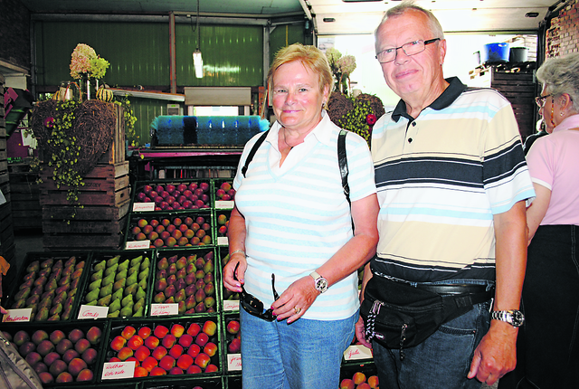 Margit und Günter Donner aus Sachsen finden den Tag der offenen Obsthöfe prima