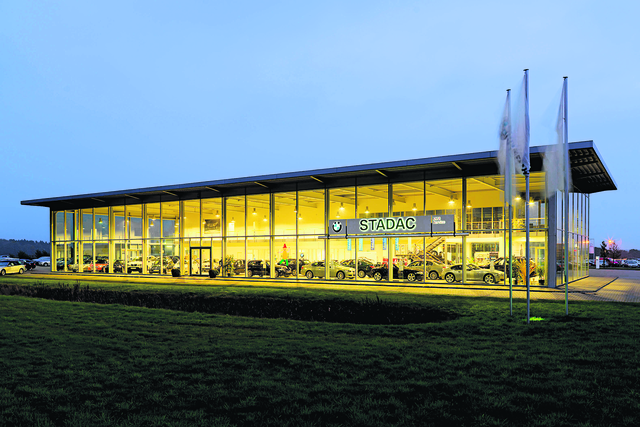Das Autohaus STADAC liegt an der Kreuzung der B75/B3 am Gewerbegebiet Trelder Berg