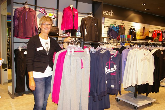 Britta von Rönn unterstützt ab sofort das Intersport Rolff-Team im Marktkauf Center