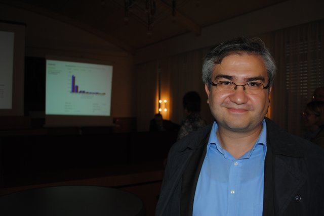 Gequältes Lächeln: FDP-Mann Serkan Tören aus Stade ist nicht mehr Mitglied im Deutschen Bundestag