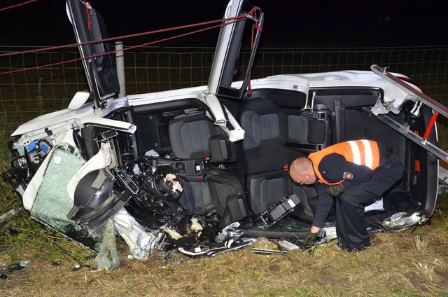 Der VW Passat des Unfallgegners | Foto: Feuerwehr