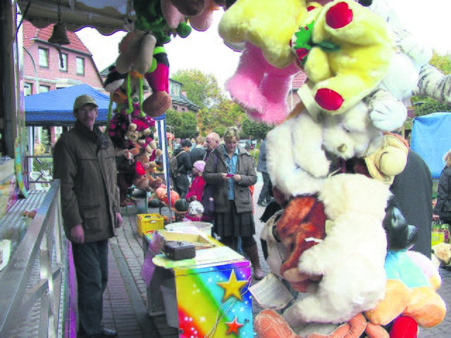Zahlreiche Stände machen den Bummel über den Herbstmarkt zum Erlebnis | Foto: oh