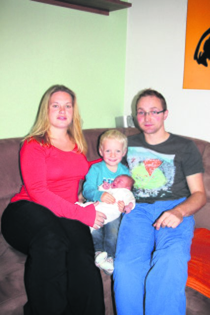 Mandy und David Rettmann aus Bliedersdorf mit ihren "Feiertagsjungs" Phil und Luis