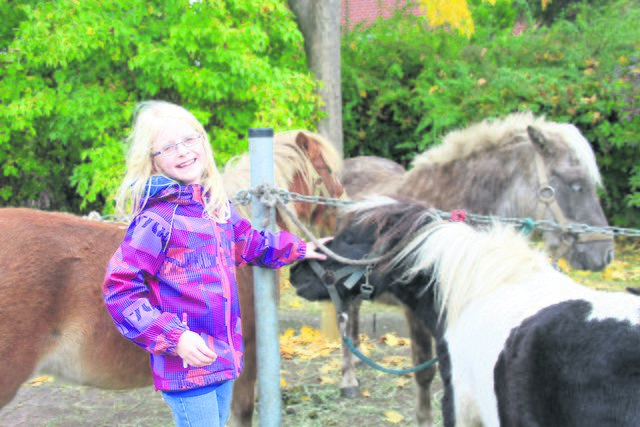 Hätte am liebsten ein eigenes Pony: Mieke Brüssel (8) aus Buxtehude