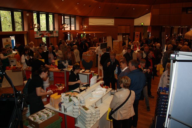 Etwa 2.000 Besucher kamen zur Edeka-Messe nach Hittfeld
