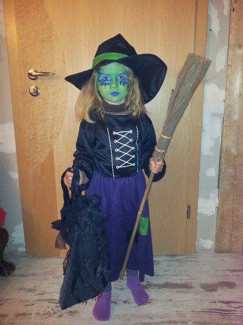 Schwang sich an Halloween auf den Hexenbesen: Melissa Pilz aus Stelle | Foto: oh