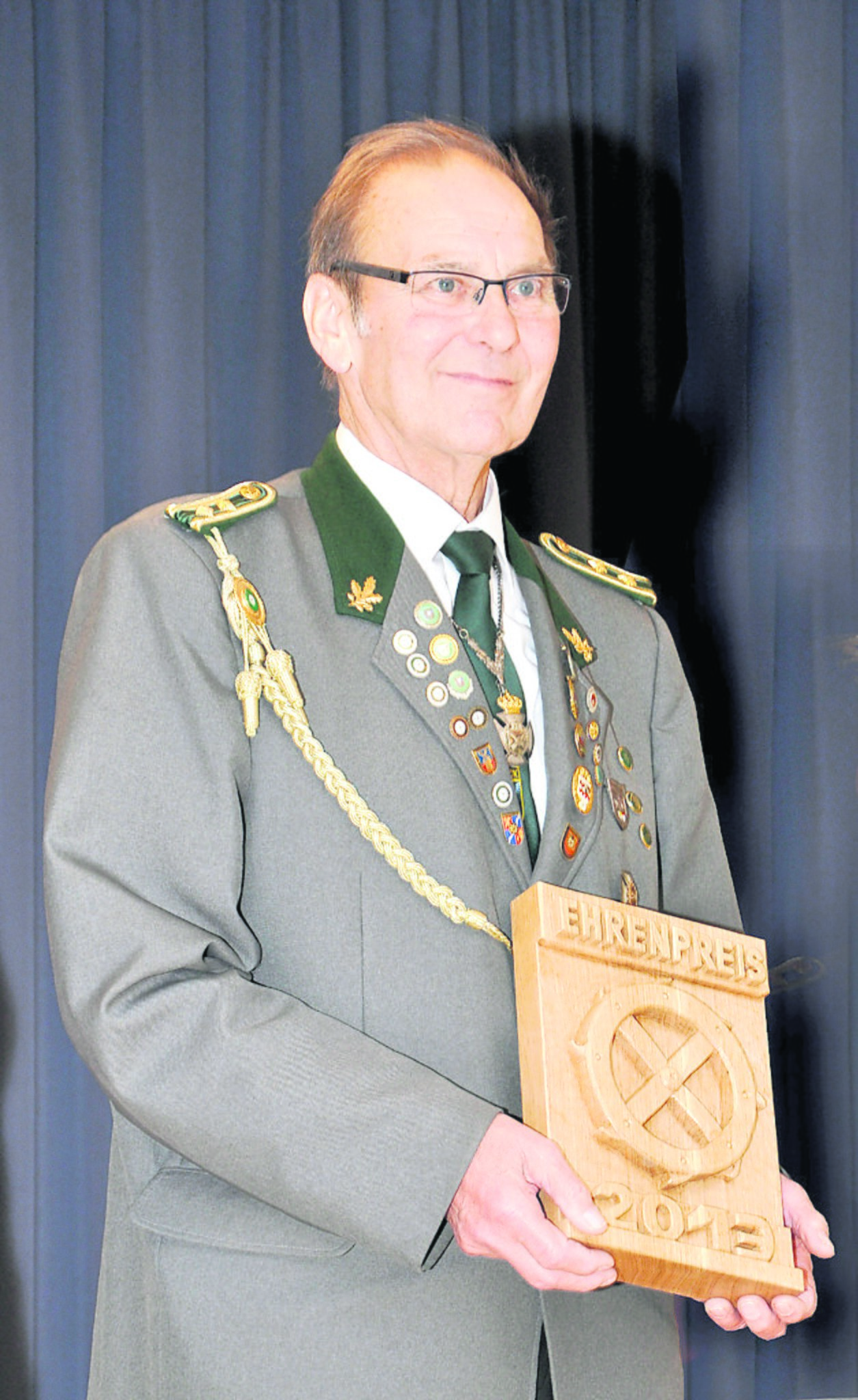 Hans Stepien bekommt den Ehrenpreis der Gemeinde Fredenbeck Fredenbeck